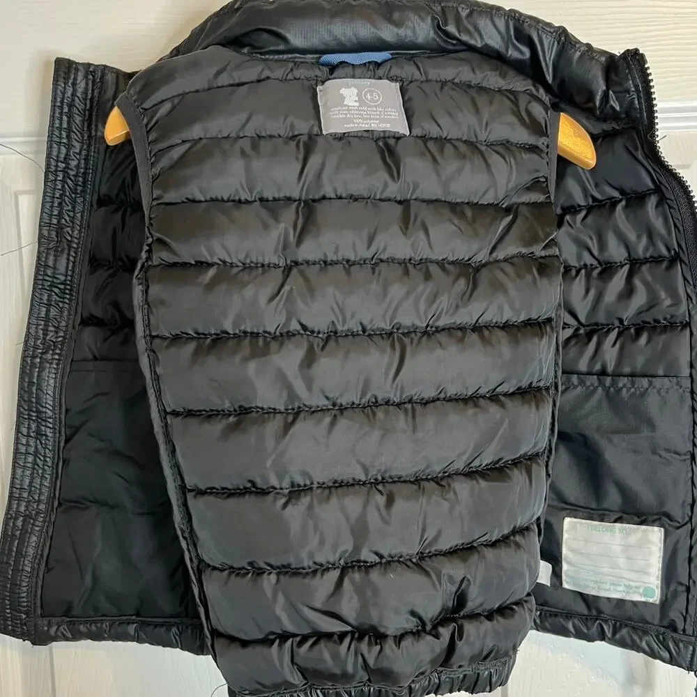 PRIMARY Kids Lightweight Puffer Vest in Black Kids Unisex Size 4-5 year